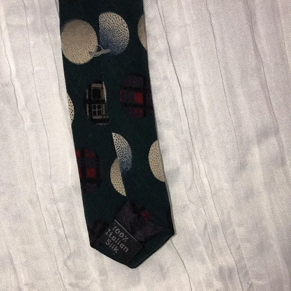 Halston III Sill Stunning Emerald Green Ivory Red Navy Gray Black Golf Tie